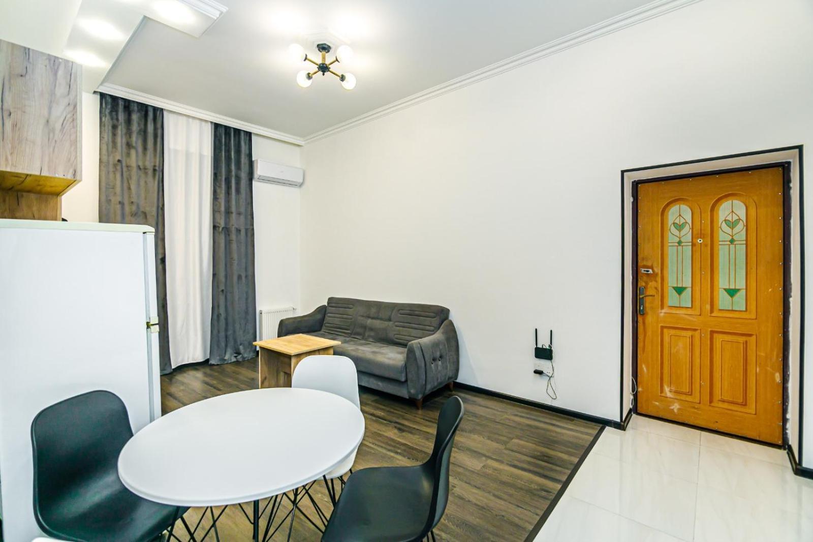 M Estate. 2 Room Home In Targovu باكو المظهر الخارجي الصورة